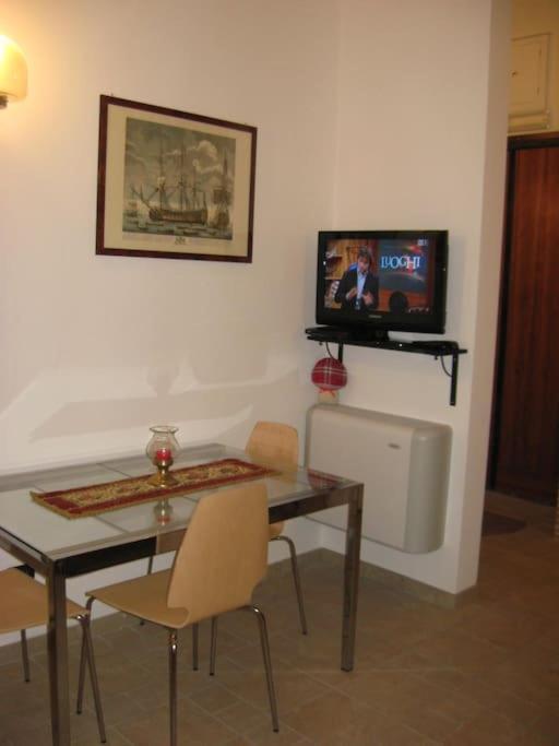 Vivilo Collection - Opera Teather Apartment - Very Central 로마 외부 사진