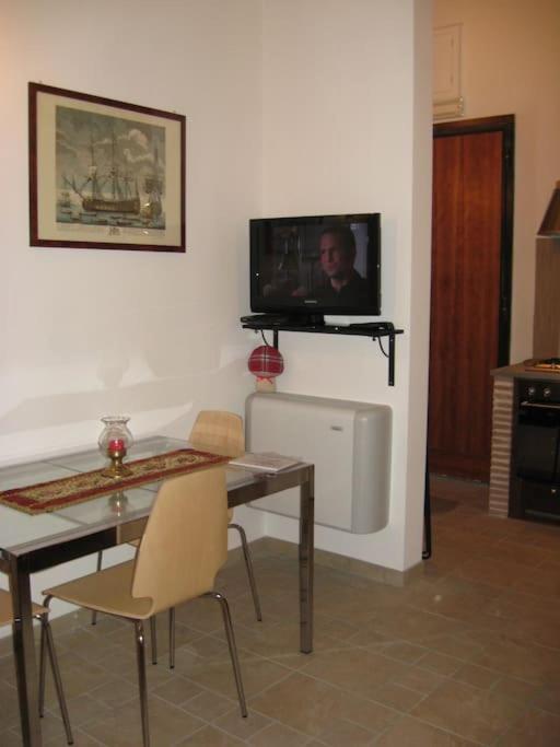 Vivilo Collection - Opera Teather Apartment - Very Central 로마 외부 사진